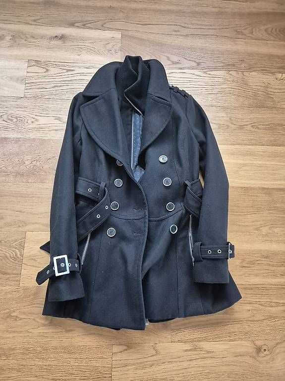 Guess Cappotti: Guess Mantel – Usato da Feusisberg venduto da cts_55rn 4