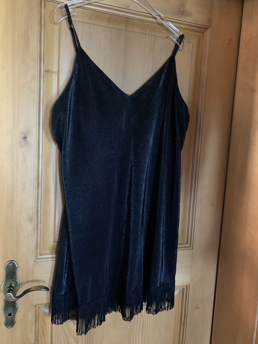 H&M Robes: Kleid schwarz mit Fransen Gr. XL   – D'occasion à Sempach par katzaana3