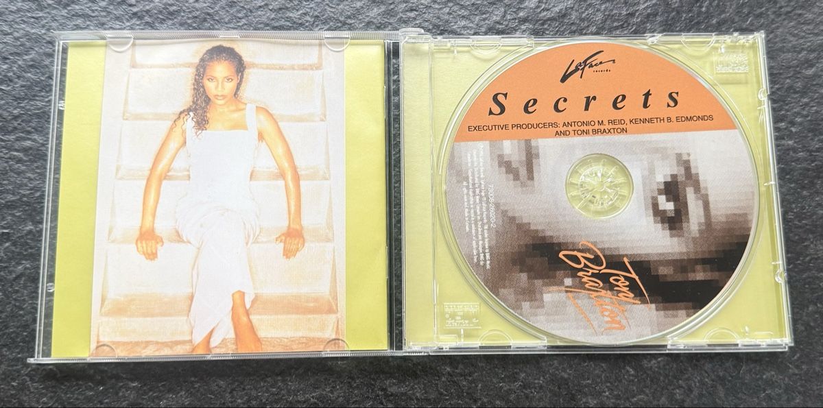 CDs: Toni Braxton - Secrets CD - Top Zustand - Jetzt sichern! – Gebraucht aus Kölliken von Flue68 2