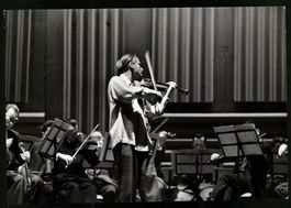 Fotografie Yehudi Menuhin als Violinist 