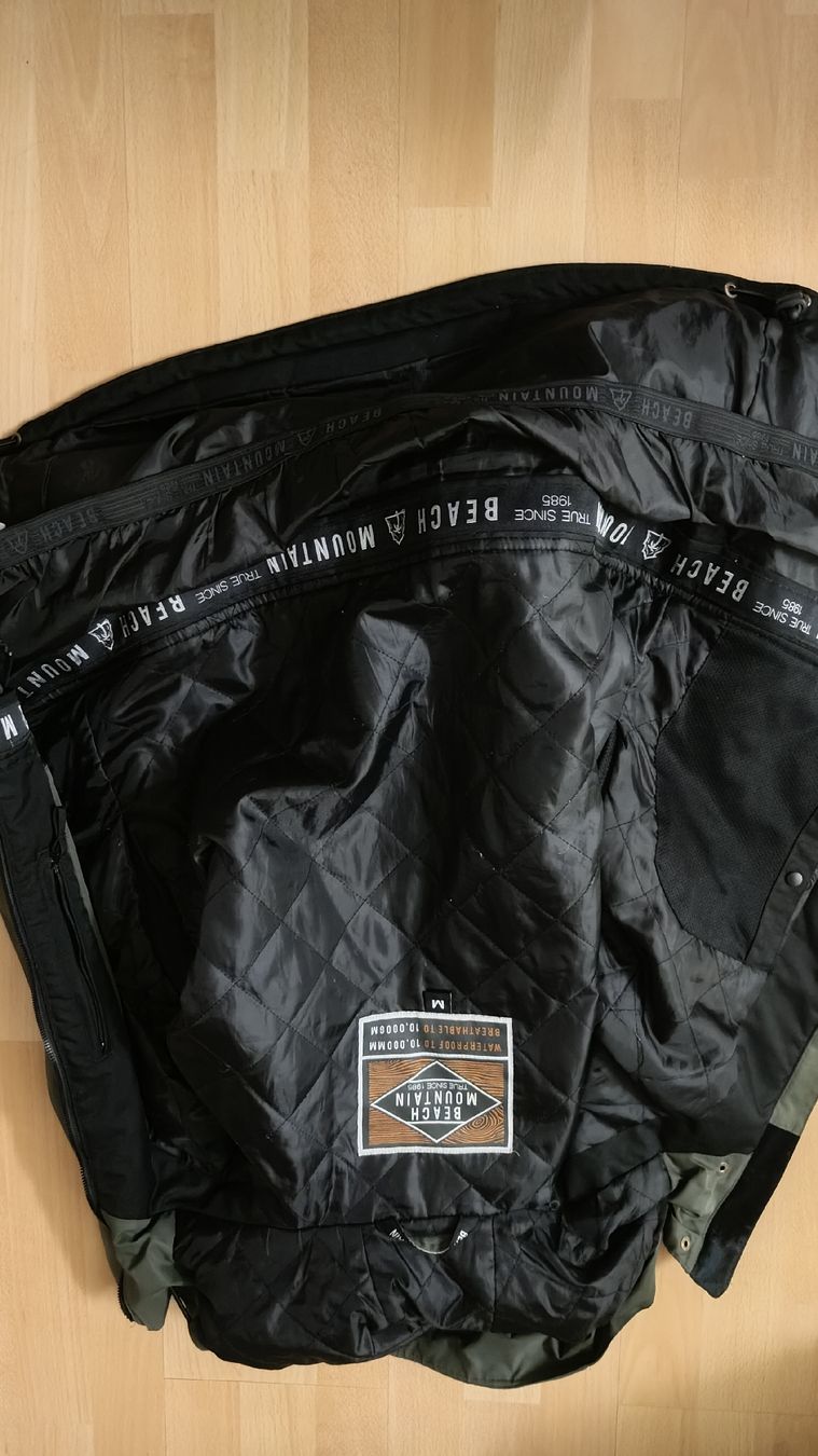 Vestes: Beach Mountain Winterjacke Gr. M ab 1 CHF – D'occasion à Adligenswil par sto_56jw 3