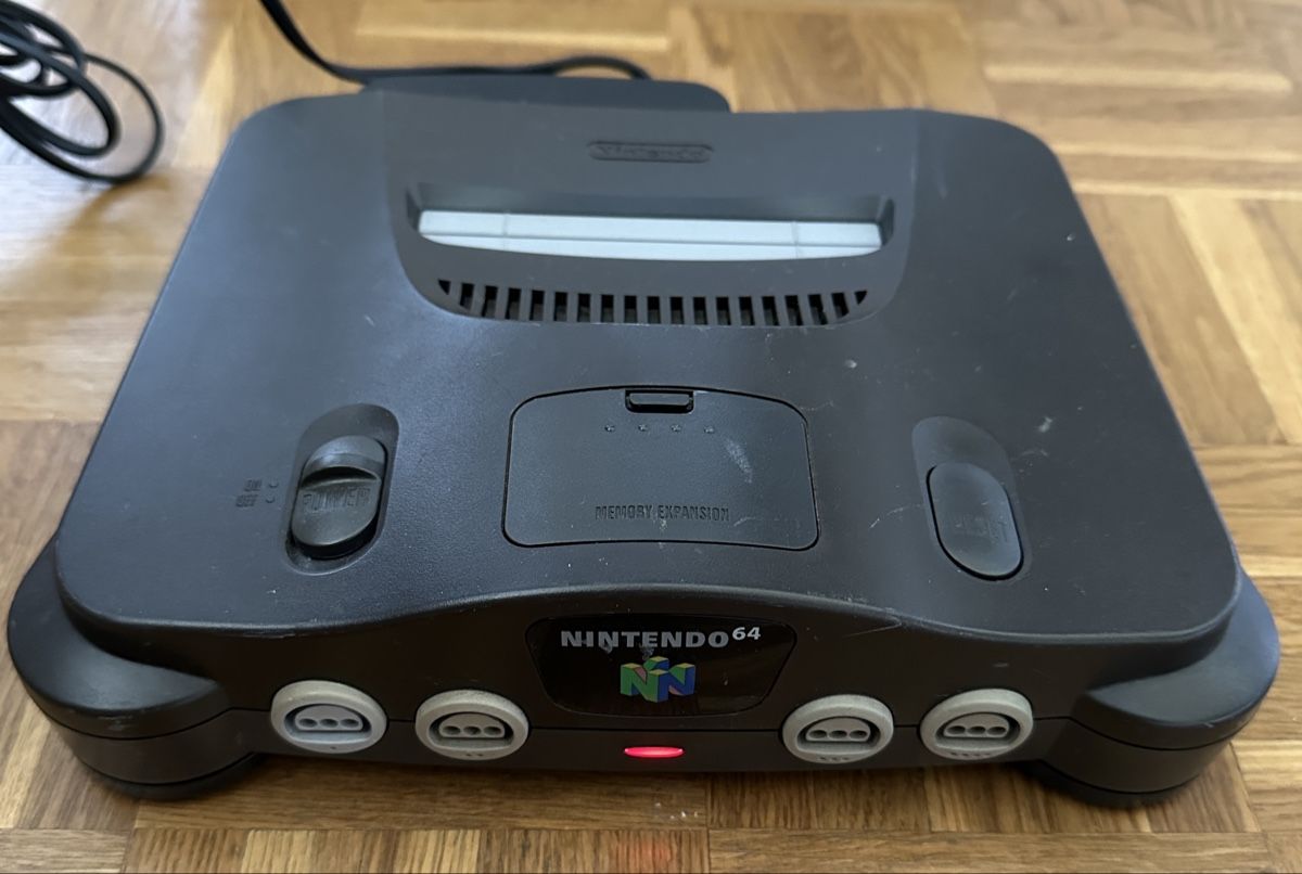 Nintendo Console: Nintendo 64 Konsole inkl. Controller und 2 Spielen! – Usato da Oberengstringen venduto da sasej 1