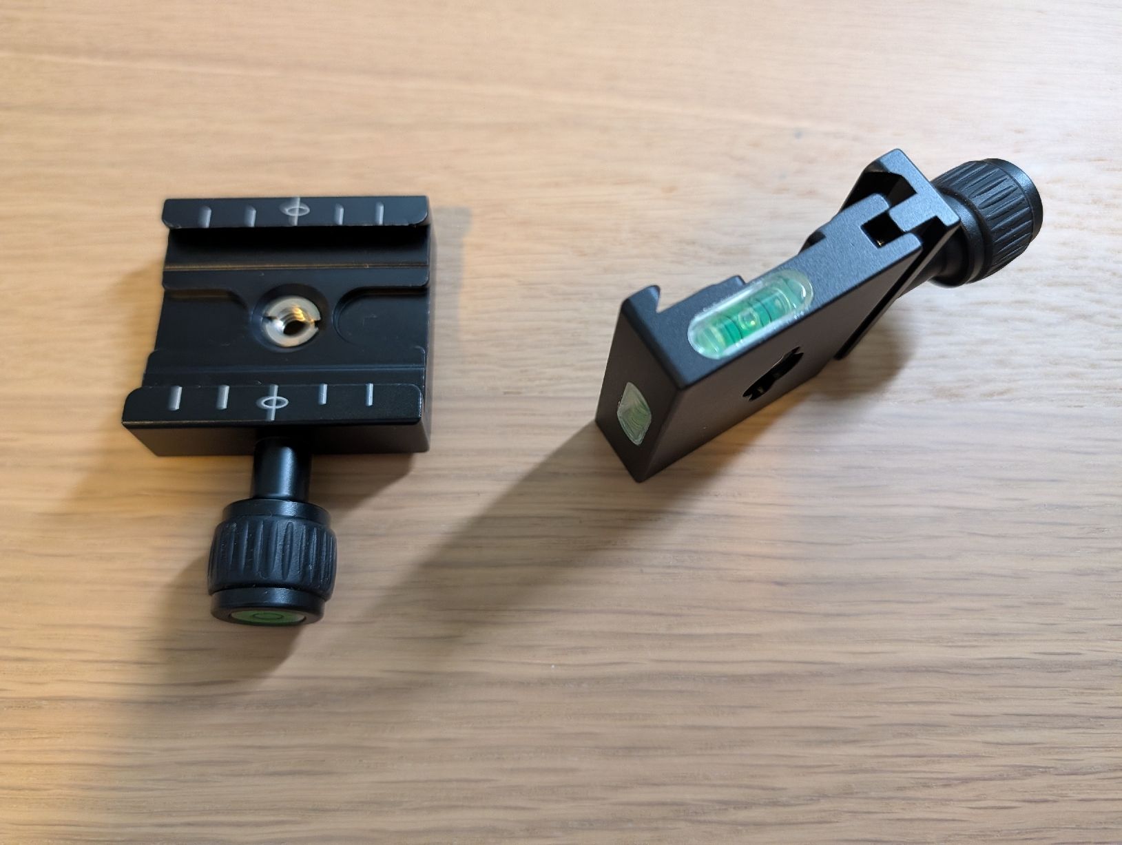Fotocamera: Arca style plates and clamps – Usato da Lausanne venduto da AndreiB 6