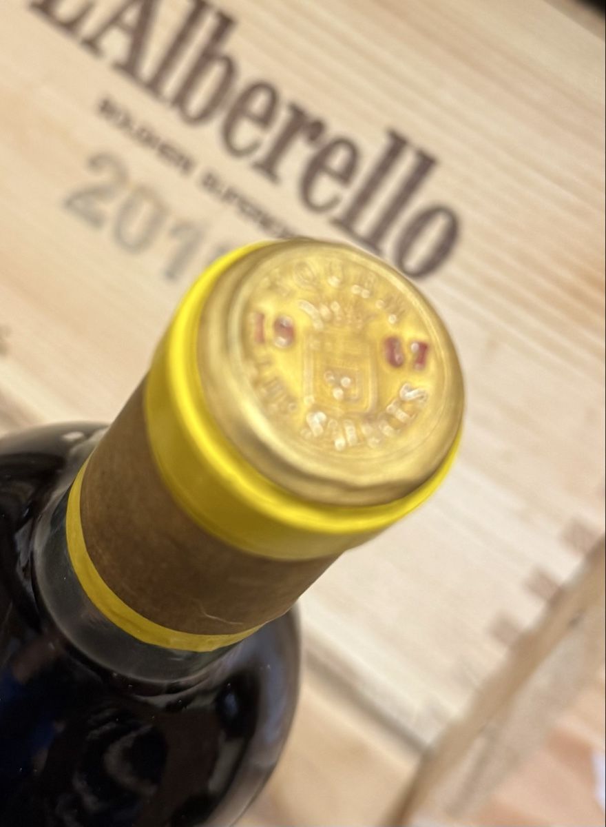 Yquem Vino: Château d’Yquem 1967 – Nuovo e nell'imballaggio originale da Troinex venduto da Airain 1