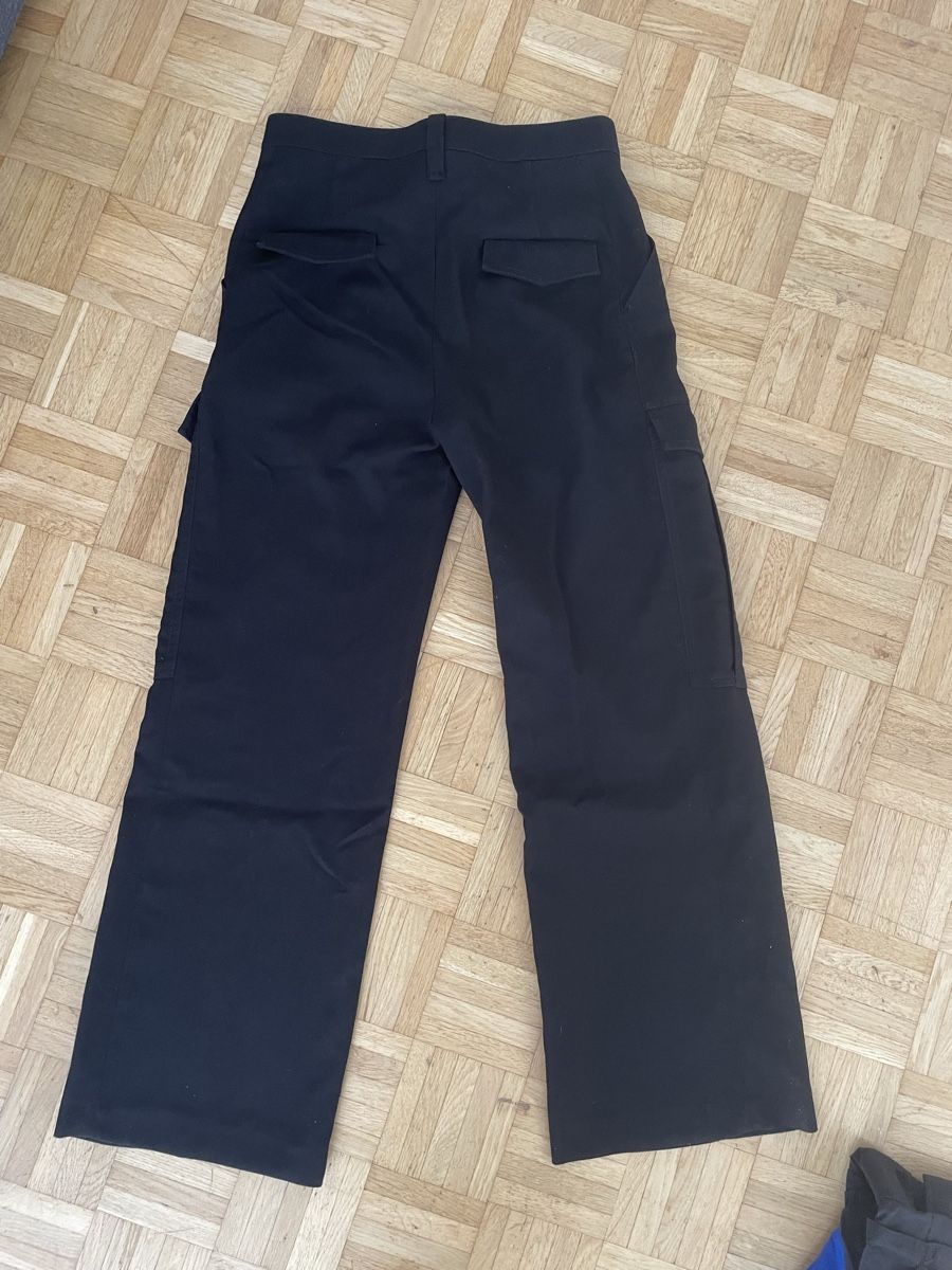 Zara Pantaloni: Cargo Hose schwarz Grösse S – Usato da Zürich venduto da Carlajimena 4
