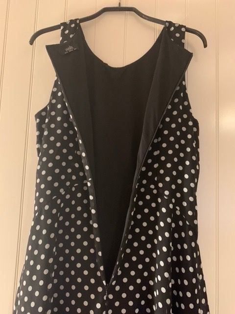 Kleider: Robe t.38/40 marine à pois – Gebraucht aus Sion von DayJenn 5