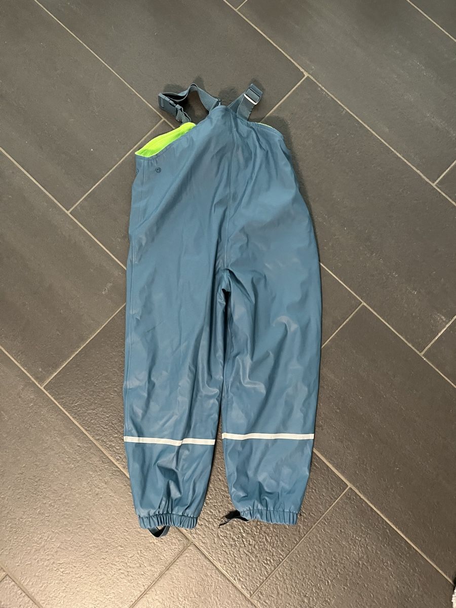 Kleiderpakete: Regenjacke und -Hosen Gr. 122-128 – Gebraucht aus Rottenschwil von gle81 3