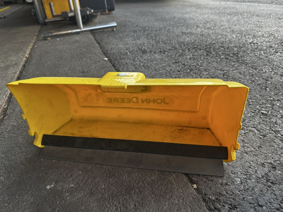 John Deere Véhicules pour enfants: John Deere Putzmaschine – D'occasion à Steinach par sch_b5qr 2