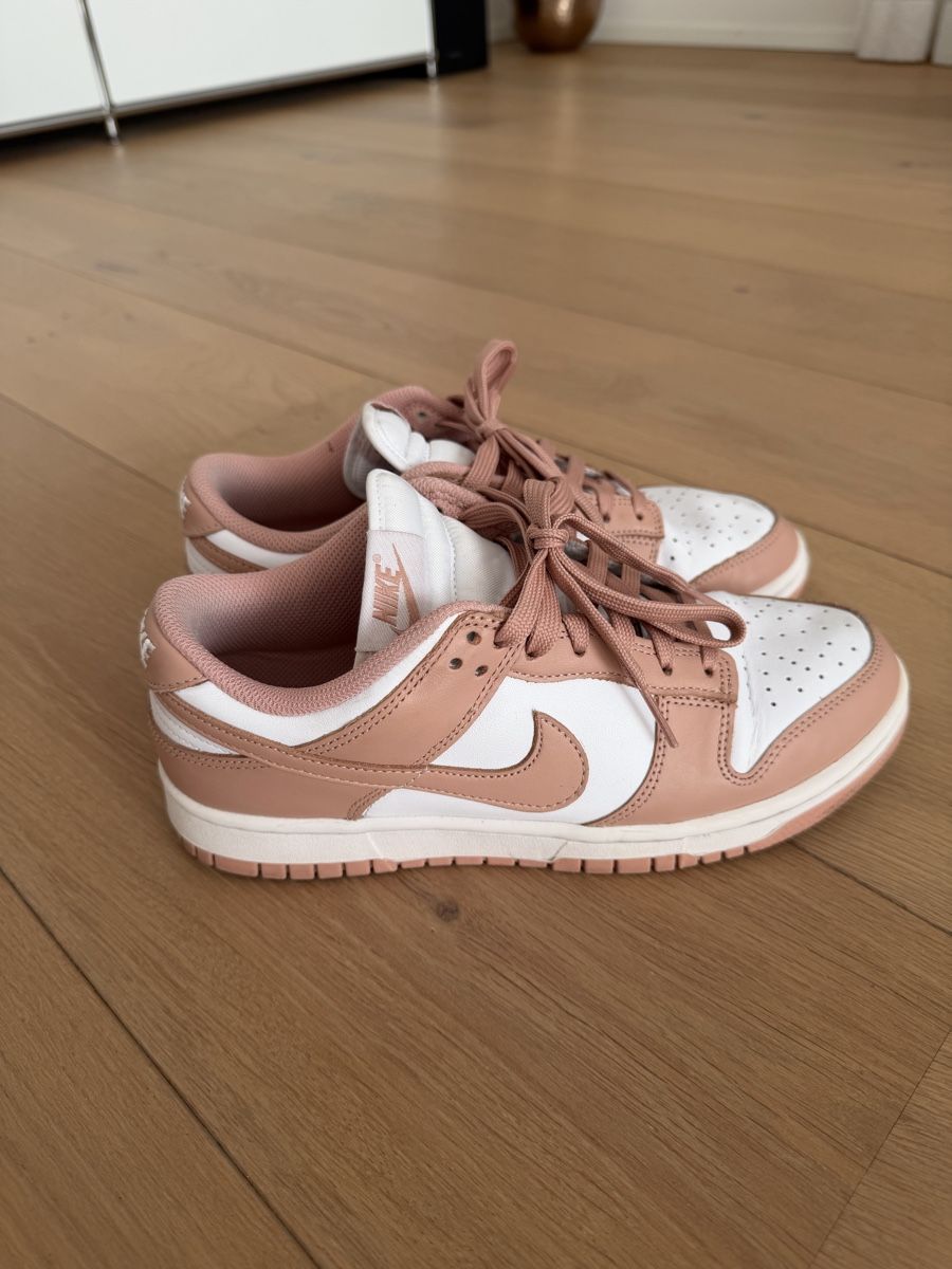 Nike Scarpe da donna: Nike | DUNK - Sneaker low - white/rosa Grösse EUR 39 – Usato da Winterthur venduto da saram26 3