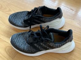 Adidas Hallenschuhe Grösse 38