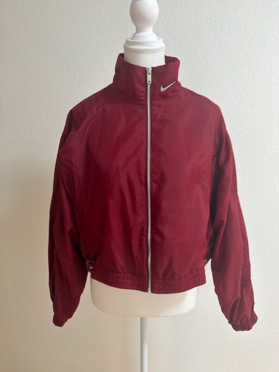 Nike Giacche: Nike Jacke Sportswear, Grösse L – Nuovo (secondo la descrizione) da Effretikon venduto da MaisonNade