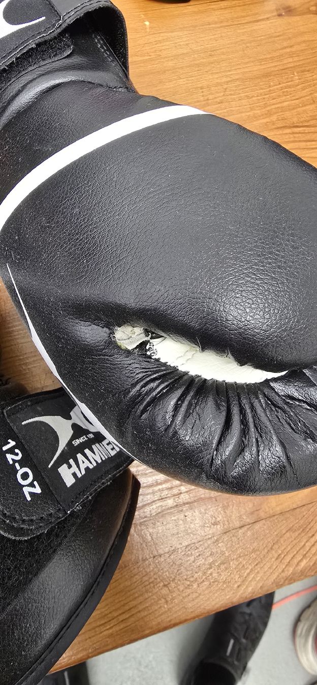 Boxsäcke: Boxsack mit Boxhandschuhen Hammer – Gebraucht aus Brütten von cld_claudio 3
