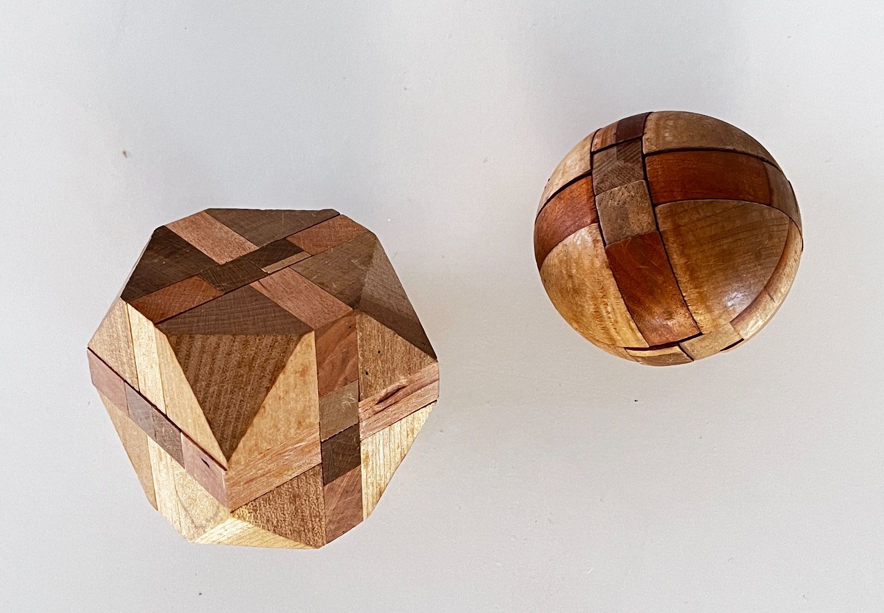 Puzzle: 2 Puzzle aus Holz: Kugel und Polyeder – Usato da Zuchwil venduto da Tinu4528