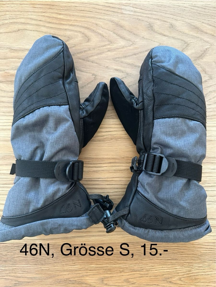 Guanti & manicotti: Skihandschuhe Grösse S – Usato da Muri AG venduto da Ariete81