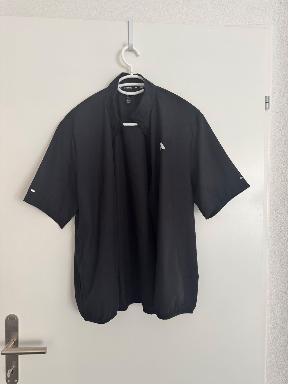 Adidas Giacche: Adidas runnig shortsleeve zip jacket size M – Nuovo (secondo la descrizione) da Zürich venduto da Linen218 4