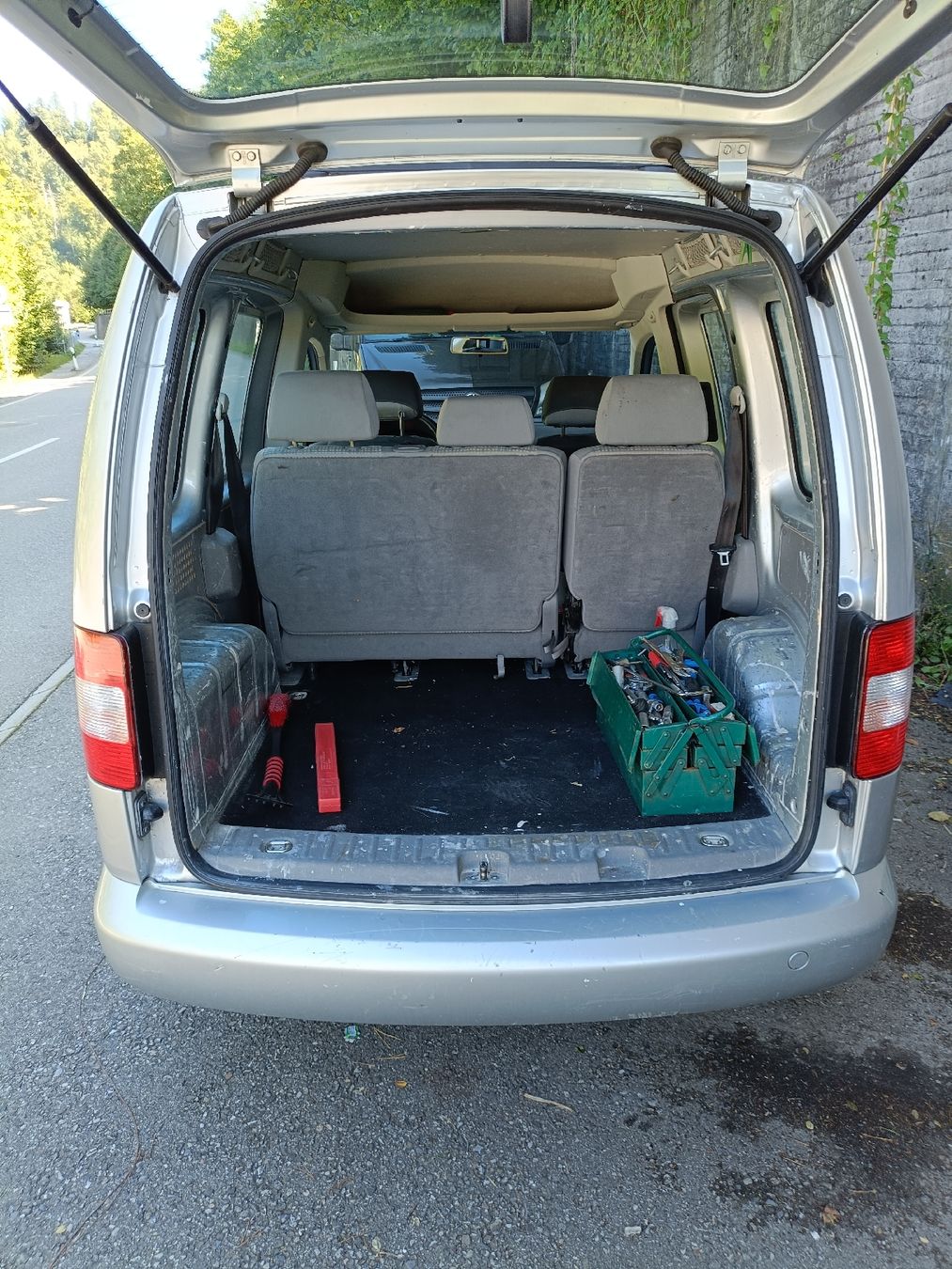 VW Veicoli commerciali: VW Caddy 1.9tdi. – Usato da Sihlbrugg venduto da Z...D 8