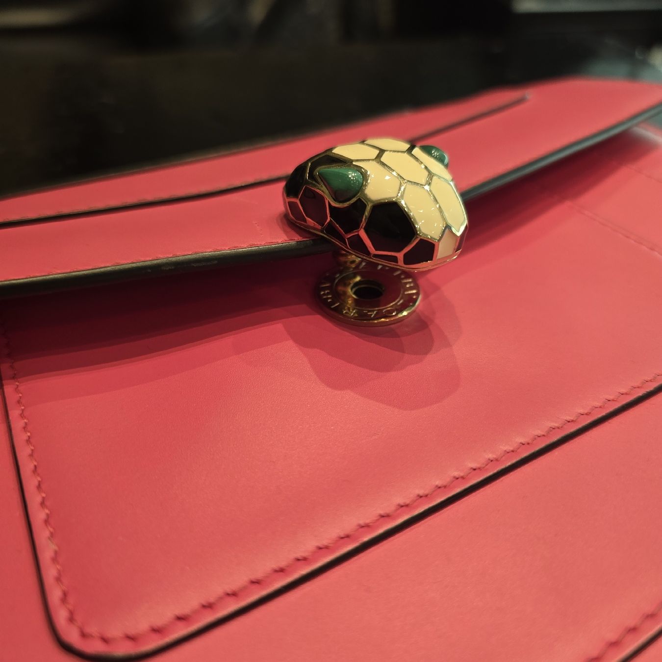 Bulgari Borse da donna: BVLGARI Serpenti Forever Schultertasche – Nuovo (secondo la descrizione) da Unterägeri venduto da Altgoldverkauf 3