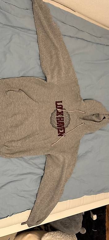Maglioni & Felpe: Vintage Hoodie – Usato da Rapperswil BE venduto da yar_l85r