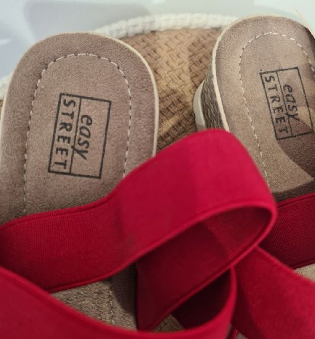 Scarpe da donna: rote "easy street" Keilsandalen Gr 38 – Nuovo (secondo la descrizione) da Männedorf venduto da Dumarest 1