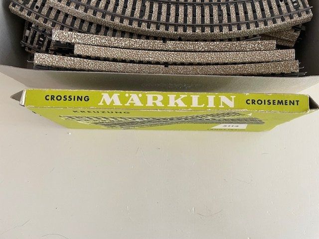 Märklin Modelleisenbahnen: lot trains et accessoires Märklin – Gebraucht aus Ursy von DK8 2
