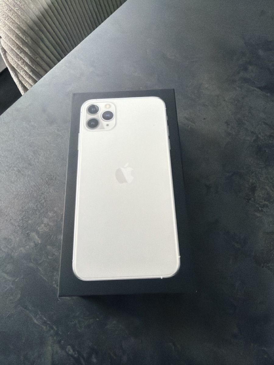 Apple Handys / Smartphones: Iphone 11 Pro Max – Gebraucht aus Wettingen von -fresch-