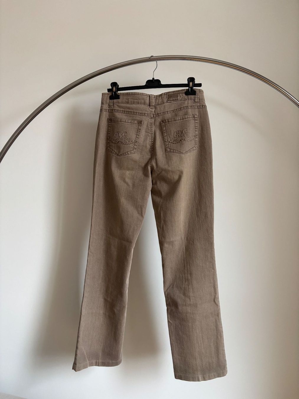 Jeans: Jean beige - taille M environ – Gebraucht aus Lausanne von ami_jjt5 1