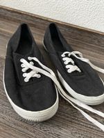 Sneaker Gr. 391/2