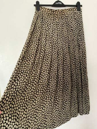 Carla Carini Rock 70% Viskose 30% Seide Gr 36