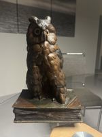 Eulenfigur auf Buch Metall dunkelbraun Höhe ca 22 cm