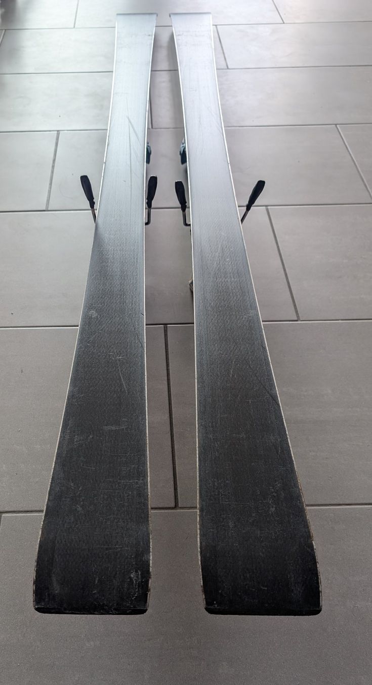 Völkl Skis: Völkl Race Tiger Ski – Gebraucht aus Eschenbach LU von Sfhitman1979 3