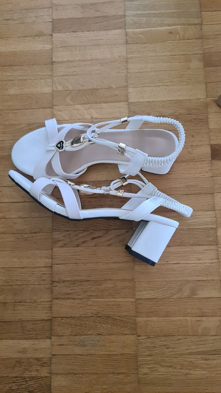 Chaussures femmes: damen sandale gr. 37 – Neuf avec emballage d'origine à Aarau par pafiro
