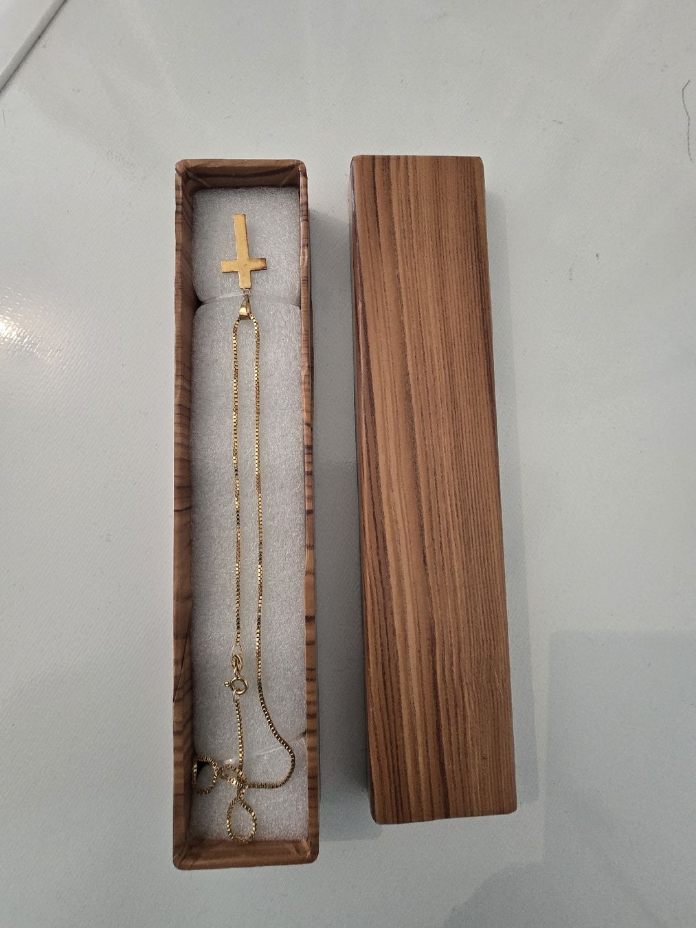 Ciondoli: Collier Croix Or 750,- Élégance Discrète et Rare! – Nuovo (secondo la descrizione) da Saignelégier venduto da grm_7tf5