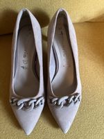 Tamaris Pumps mit Kette beige Grösse 37 neuwertig
