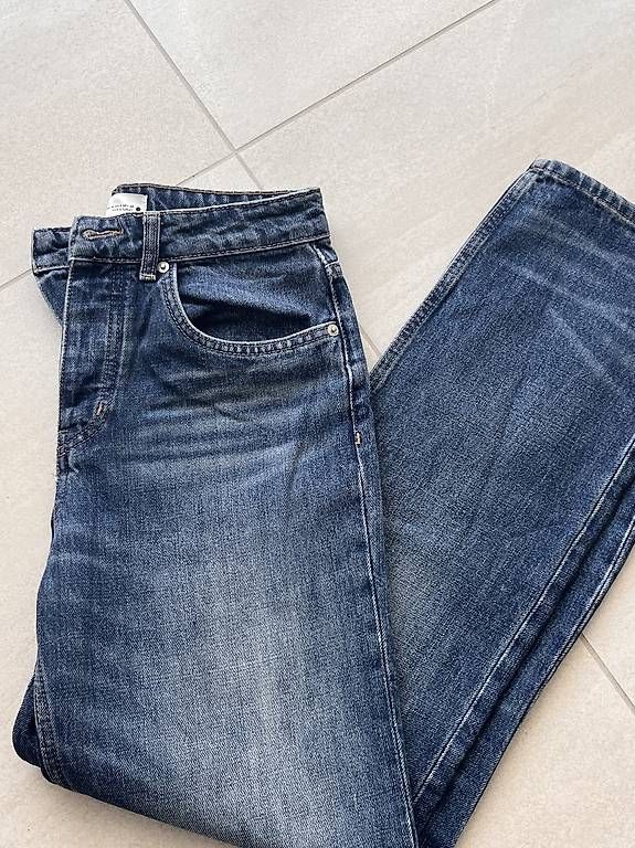Jeans: ZARA blaue straight leg Jeans Gr. 36 – Usato da Niederwangen BE venduto da mcp_l62p 1