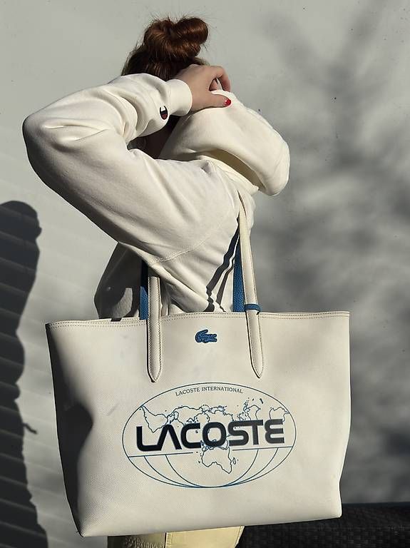 Lacoste Borse da donna: Grosse weisse Lacoste-Einkaufstasche mit Kosmetiktasche – Usato da Meggen venduto da gia_wz2q