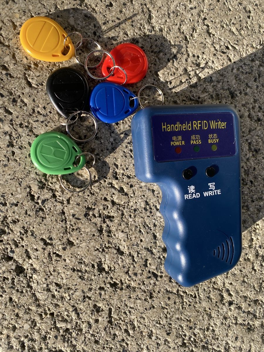 Registratori: RFID-Writer mit 5 Tags - Top Zustand! – Nuovo e nell'imballaggio originale da Bronschhofen venduto da Tarzanspyder 3
