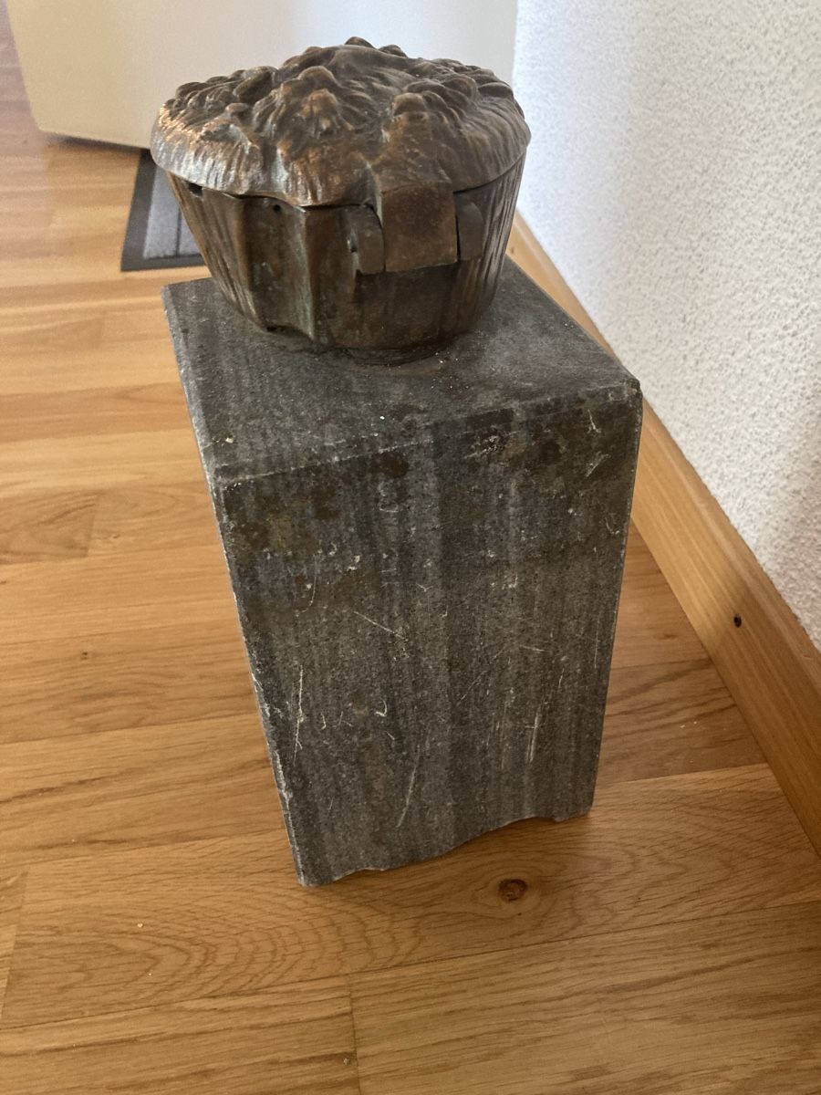 Sculture & Statue: Weihwasser Behälter mit Granitstein – Usato da Staad SG venduto da gab_7dr9 6