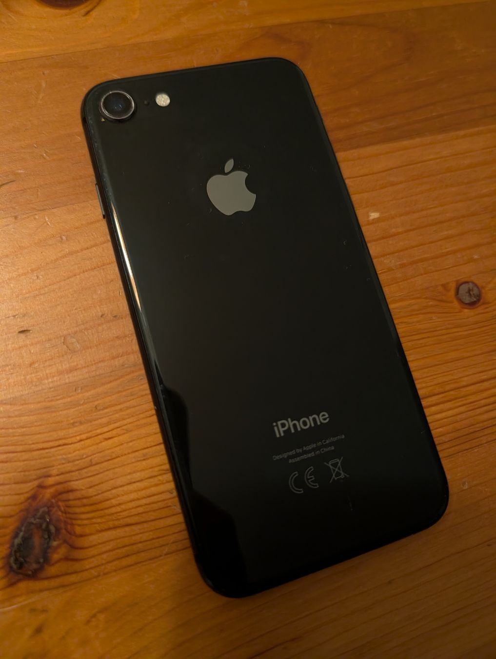 Apple Handys / Smartphones: iPhone 8 64 GB – Gebraucht aus Renens VD von alb_9xbj 1