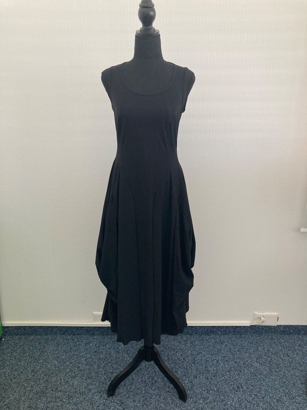 High Robes: HIGH Tech, Maxikleid, Gr. 34, schwarz – Neuf (Voir description) à Dübendorf par Blueprint1