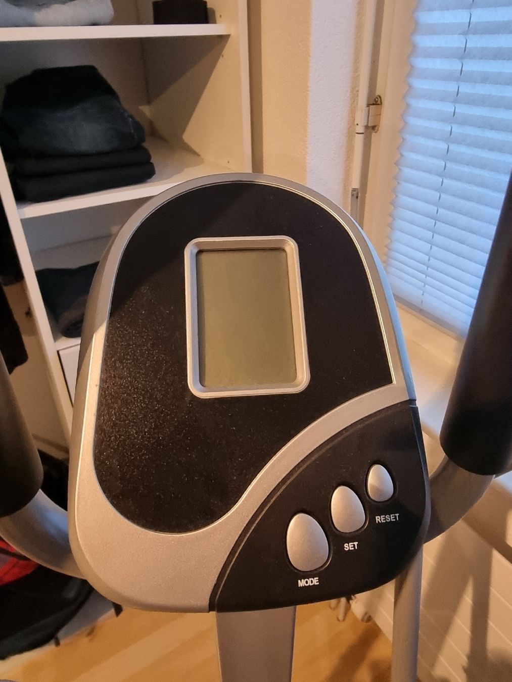 Hometrainer: Ellipsentrainer mit verstellbarem Sattel – Usato da Sirnach venduto da rit_sh7v 3