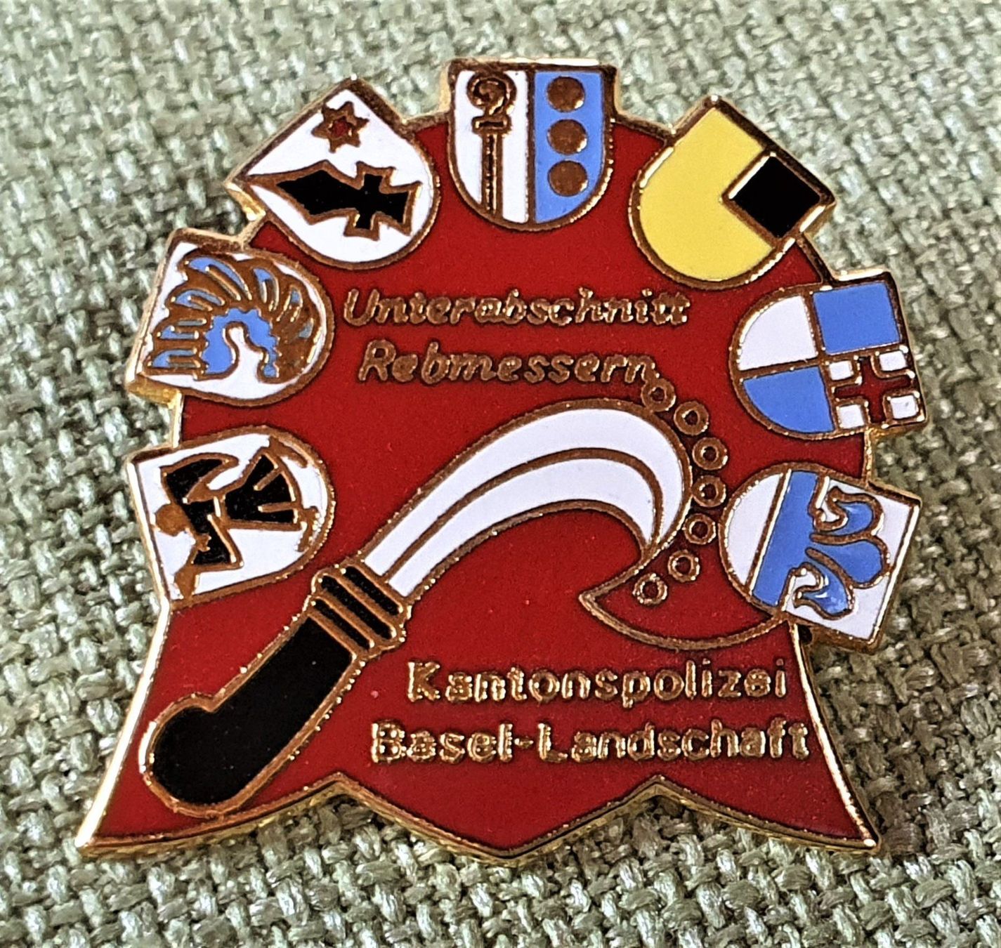Placchette & Badge: F349 Pin Kantonspolizei Basel-Landschaft – Usato da Reinach BL venduto da Boston-Verkauf 1