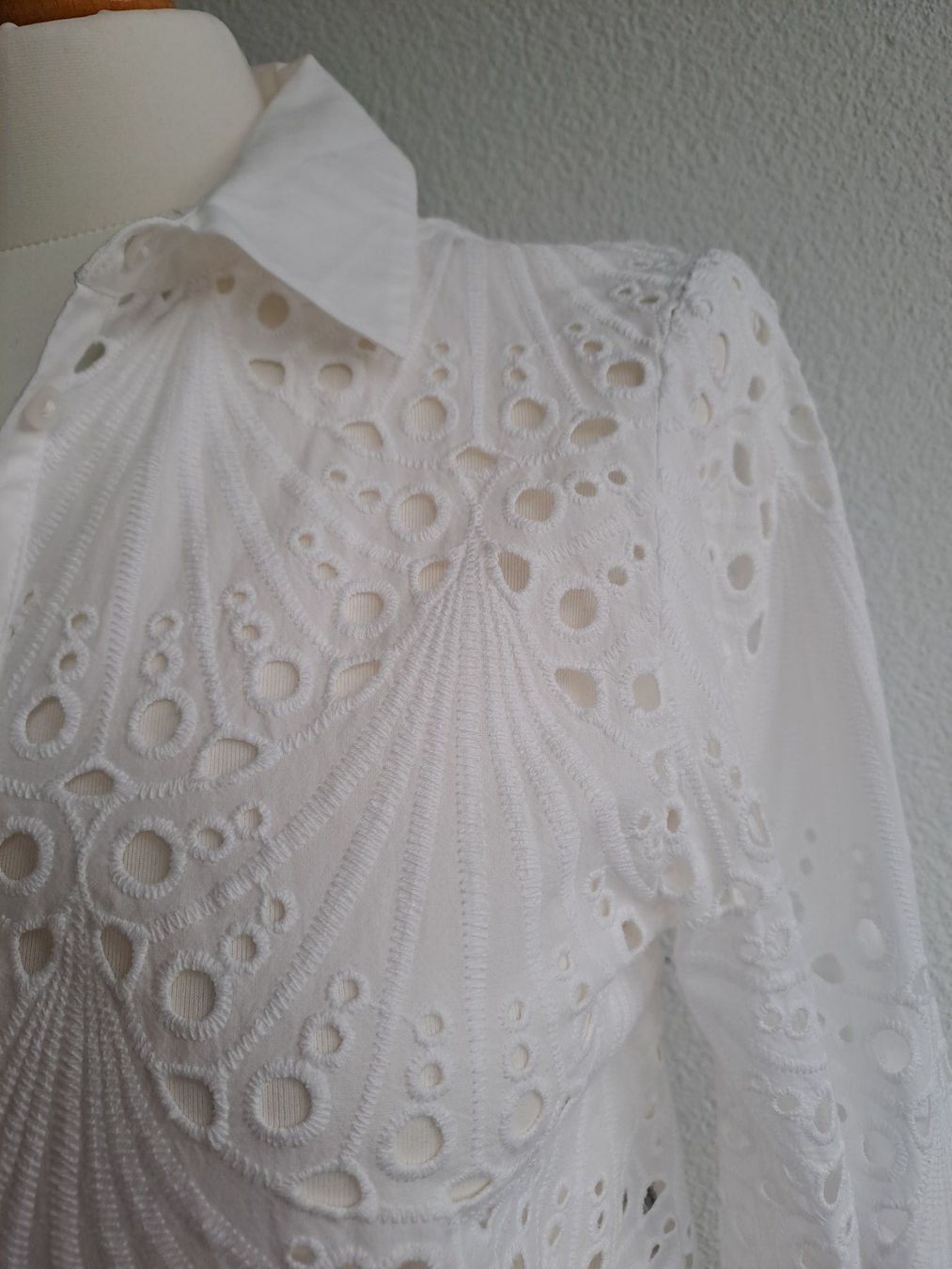 C&A Camicette: Statement-Bluse weiss C&A 34 – Nuovo (secondo la descrizione) da Volketswil venduto da ronbons 4