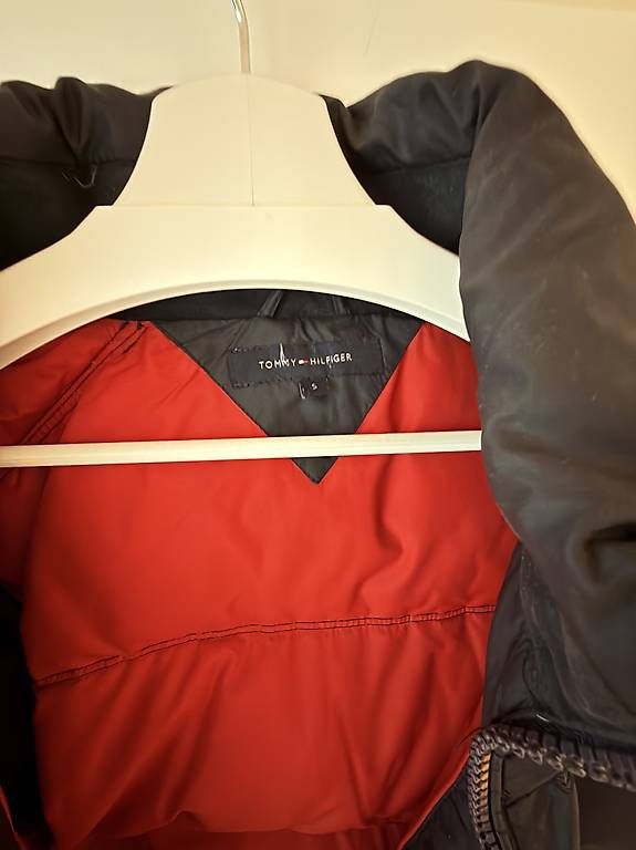 Tommy Hilfiger Vestes: Tommy Hilfiger Navy Blau Gross S – D'occasion à Luzern par Jdasilva 1