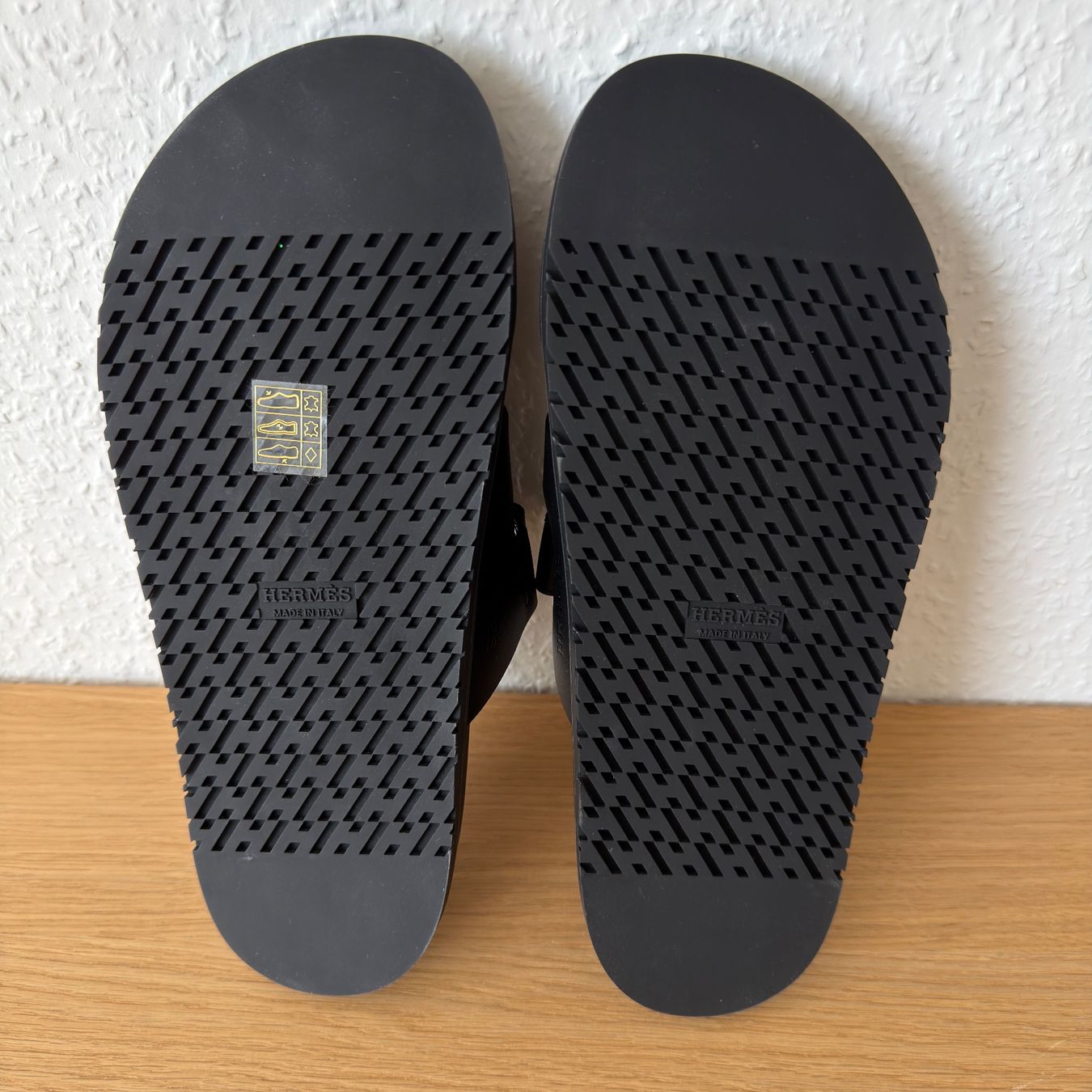 Hermès Scarpe da donna: Authentiques Sandales HERMÈS Chypre 40.5 NEUVES – Nuovo e nell'imballaggio originale da Carouge GE venduto da loveluxury 7