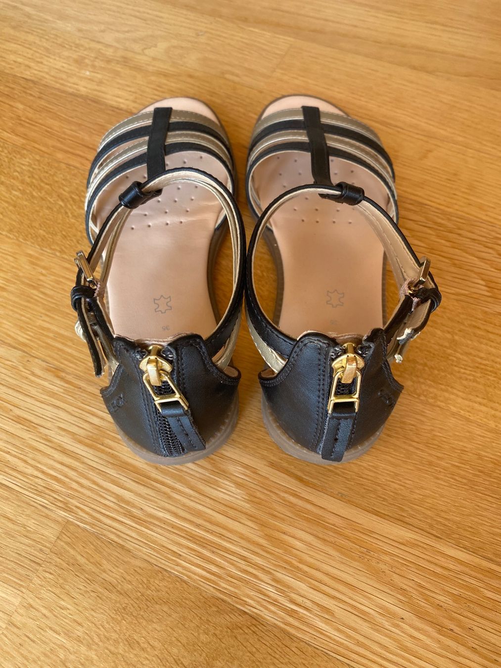 Geox Scarpe per ragazze: Geox Mädchensandale Grösse 35 – Nuovo (secondo la descrizione) da Trin-Mulin venduto da Tintengoldfisch 1