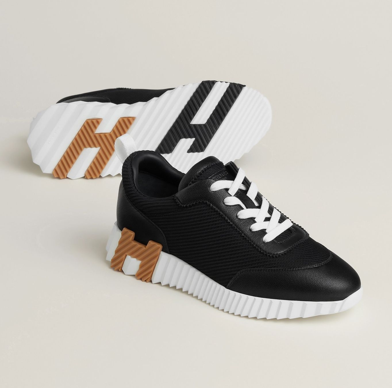 Hermès Damenschuhe: Hermès Sneakers Bouncing Neu - Schwarz - 38.5 – Neu und originalverpackt aus Zürich von eldelsteine_handler