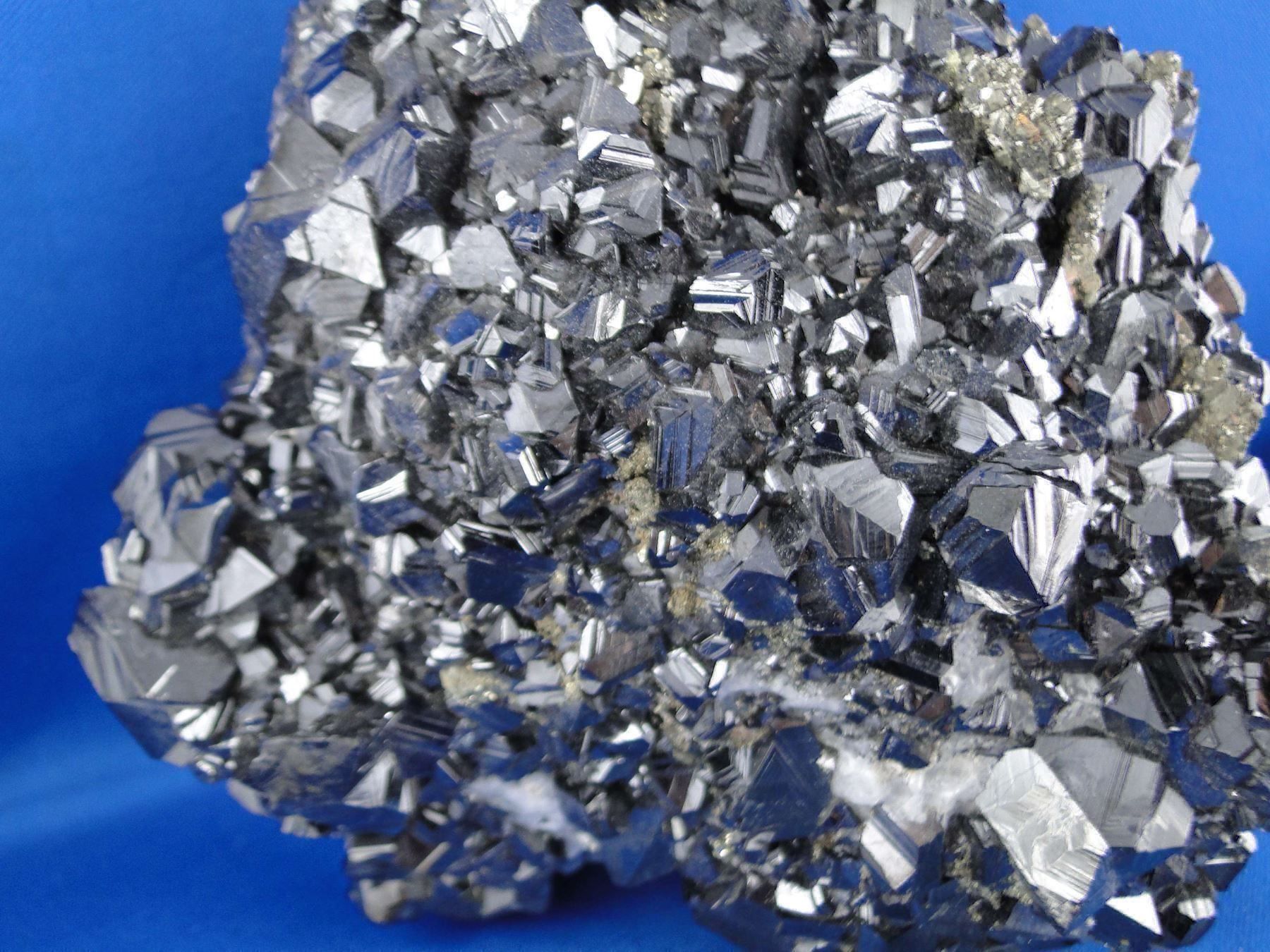 Minerali & Pietre curative: Sphalerit mit Pyrit und Calcit – Usato da Schinznach Bad venduto da Demerald 1