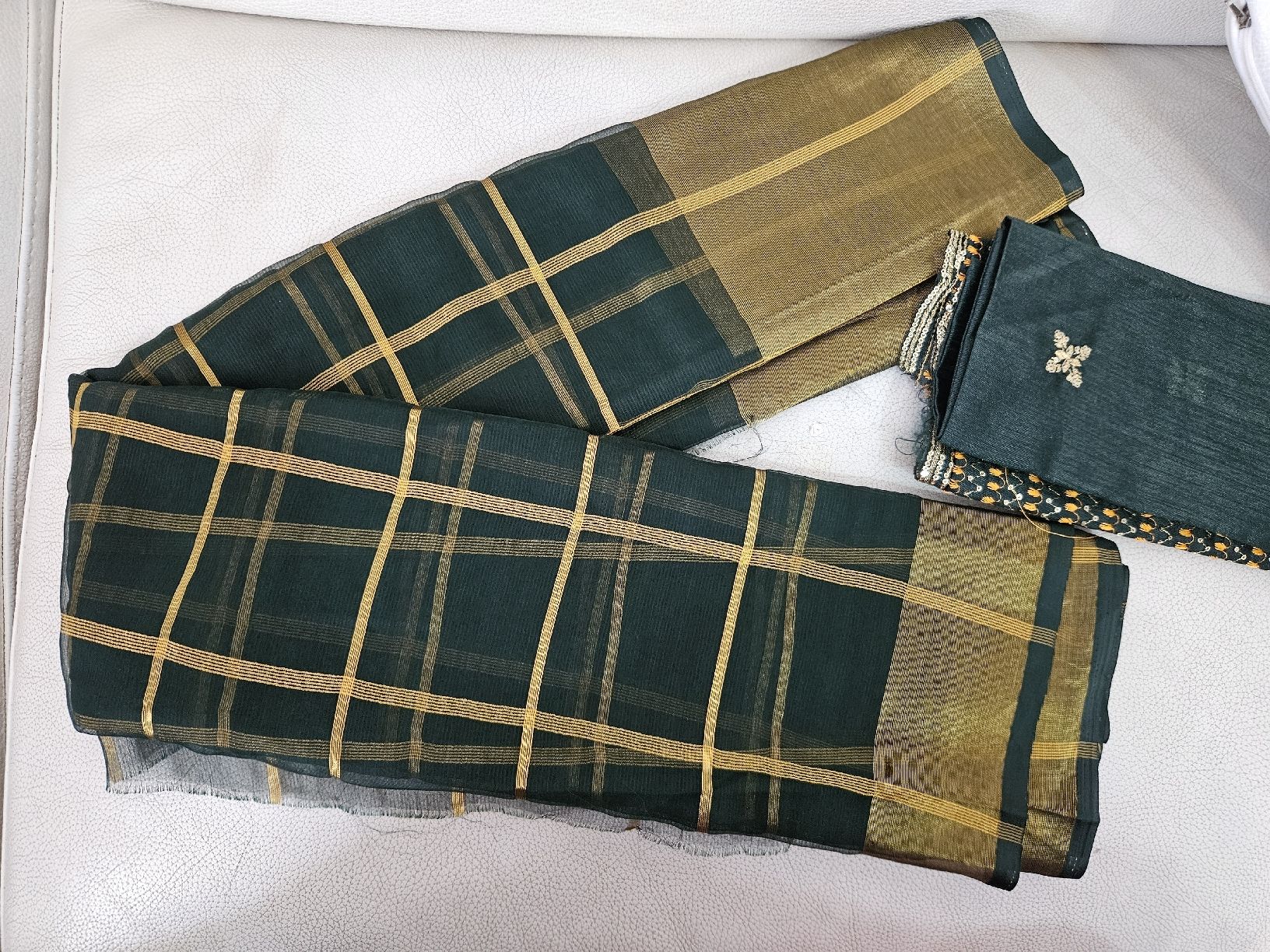 Vestiti: Green gold checked saree – Nuovo e nell'imballaggio originale da Les Acacias venduto da minnie6 2