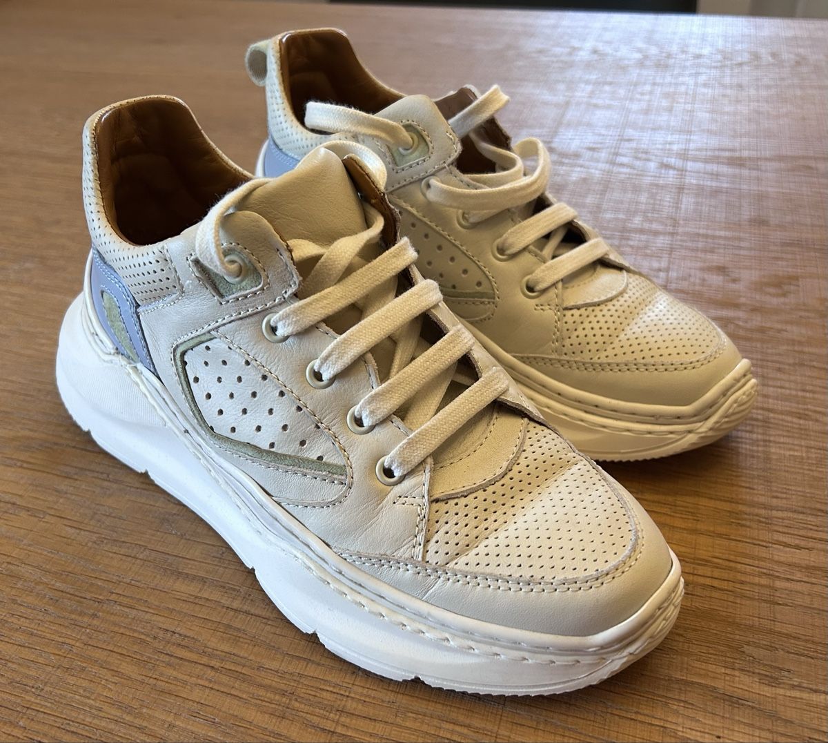 Scarpe da donna: Bold Matters Sneaker Gr.36Leder  – Usato da Oberrieden venduto da Mezz9