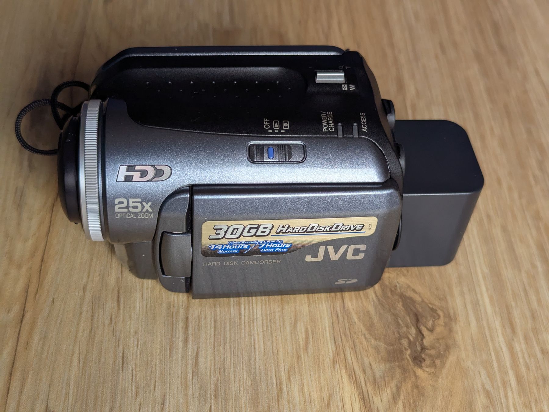 JVC Caméscopes: JVC Camcorder GZ-MG30E – D'occasion à Bischofszell par Blende2
